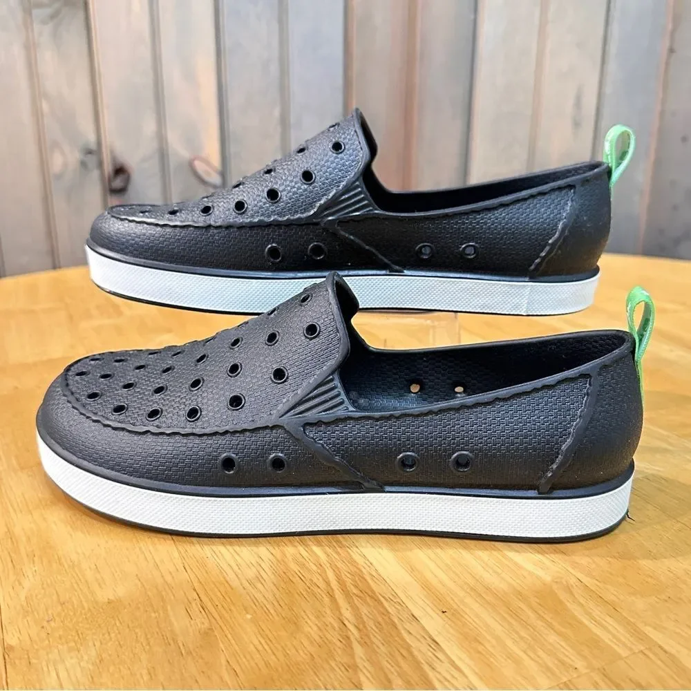 Kids Sanuk slip on beach shoes size 5-the ease of Crocs, without the clunkiness!